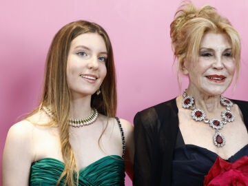 Tita Cervera y Carmen Thyssen en un evento