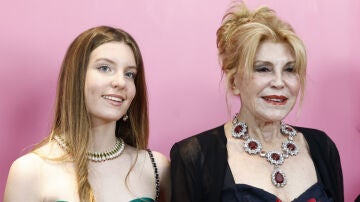 Tita Cervera y Carmen Thyssen en un evento