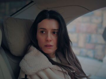 Ferit la olvida y Serter vuelve a su vida: Pelin se adentra en un nuevo infierno en Una nueva vida