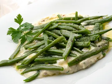 Vainas salteadas con crema de queso y jamón Vainas salteadas con crema de queso y jamón