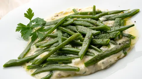 Vainas salteadas con crema de queso y jamón Vainas salteadas con crema de queso y jamón