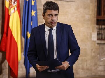 Carlos Maz&oacute;n anuncia su dimisi&oacute;n