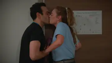 Bahar y Evren se dan una segunda oportunidad: su amor vuelve a renacer en secreto Bahar y Evren se dan una segunda oportunidad: su amor vuelve a renacer en secreto