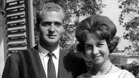 El rey Juan Carlos I y la reina Sofía en 1960 El rey Juan Carlos I y la reina Sofía en 1960