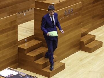 Carlos Mazón en una sesión plenaria en Les Corts Valencianes