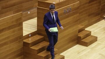 Carlos Mazón en una sesión plenaria en Les Corts Valencianes