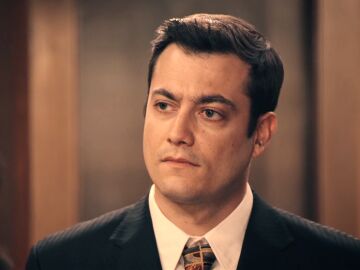 Cloe conoce a Tasio y le comunica la primera decisión de Brossard: “Vamos a buscar otro director para la fábrica” 