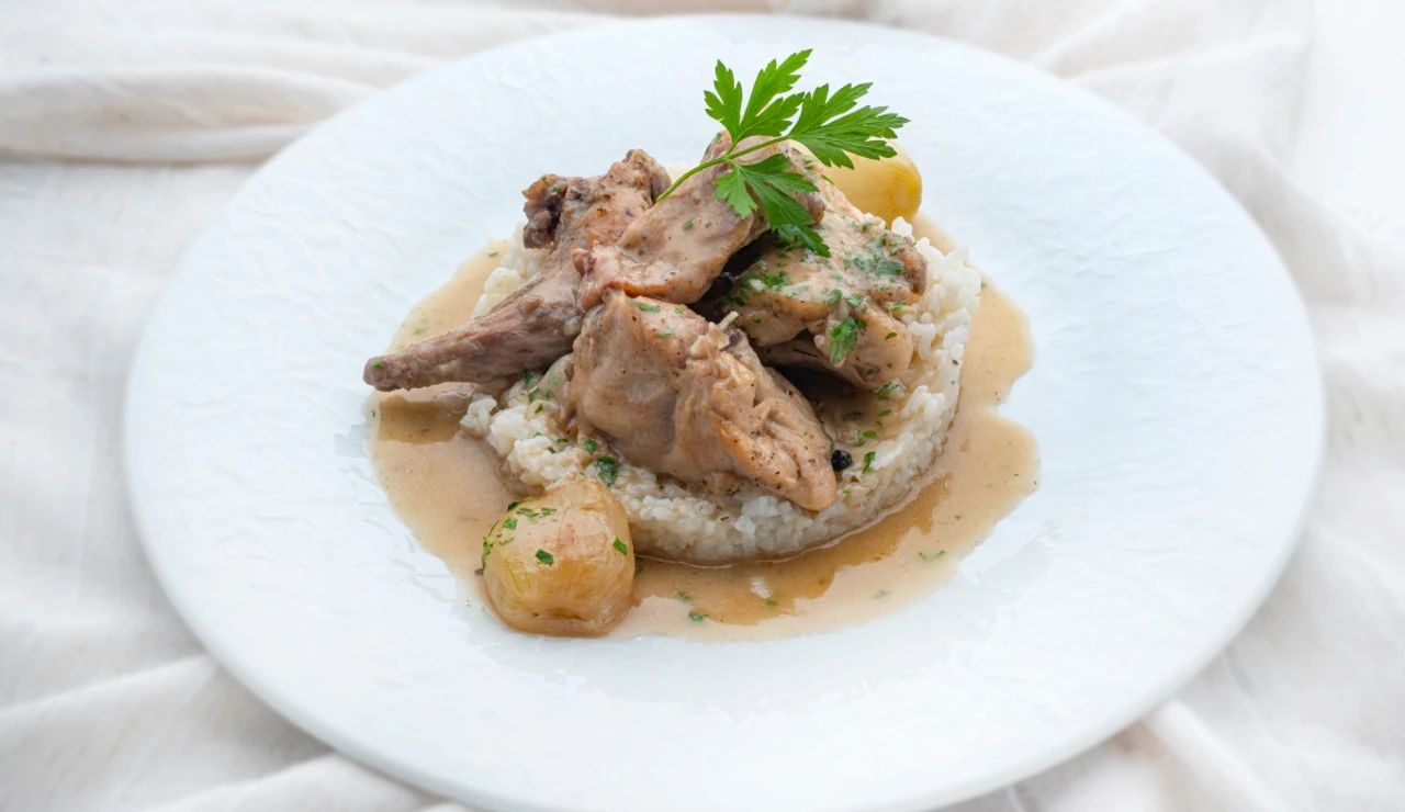 Receta de conejo exprés con arroz blanco, de Arguiñano: ¡No te podrás resistir!