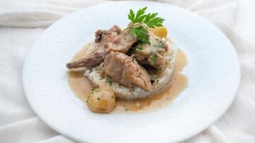 Receta de conejo exprés con arroz blanco, de Arguiñano: ¡No te podrás resistir!