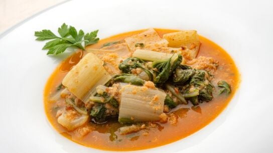 Receta andaluza y f&aacute;cil de Karlos Argui&ntilde;ano: acelgas esparragadas