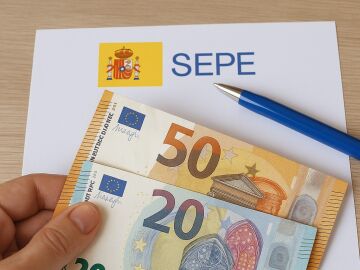 Qué día se cobra el paro en noviembre de 2025