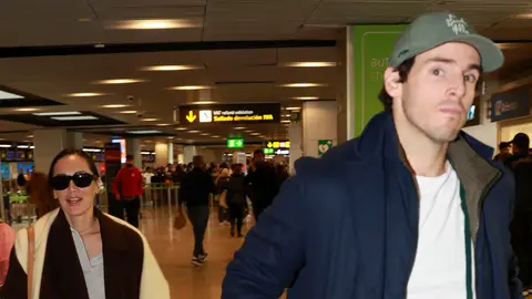 Íñigo Onieva y Tamara Falcó, en el aeropuerto de Madrid Íñigo Onieva y Tamara Falcó, en el aeropuerto de Madrid