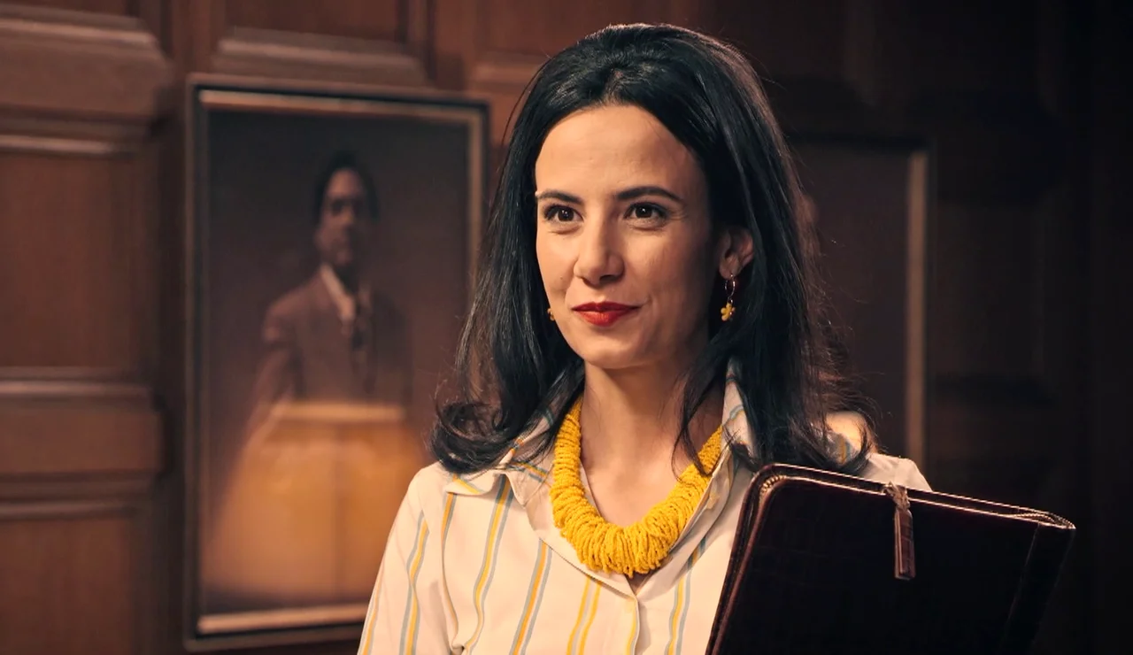 Avance del próximo capítulo de Sueños de libertad: Cloe pondrá patas arriba Perfumerías de la Reina en busca de un nuevo director