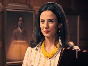 Avance del pr&oacute;ximo cap&iacute;tulo de Sue&ntilde;os de libertad: Cloe pondr&aacute; patas arriba Perfumer&iacute;as de la Reina en busca de un nuevo director