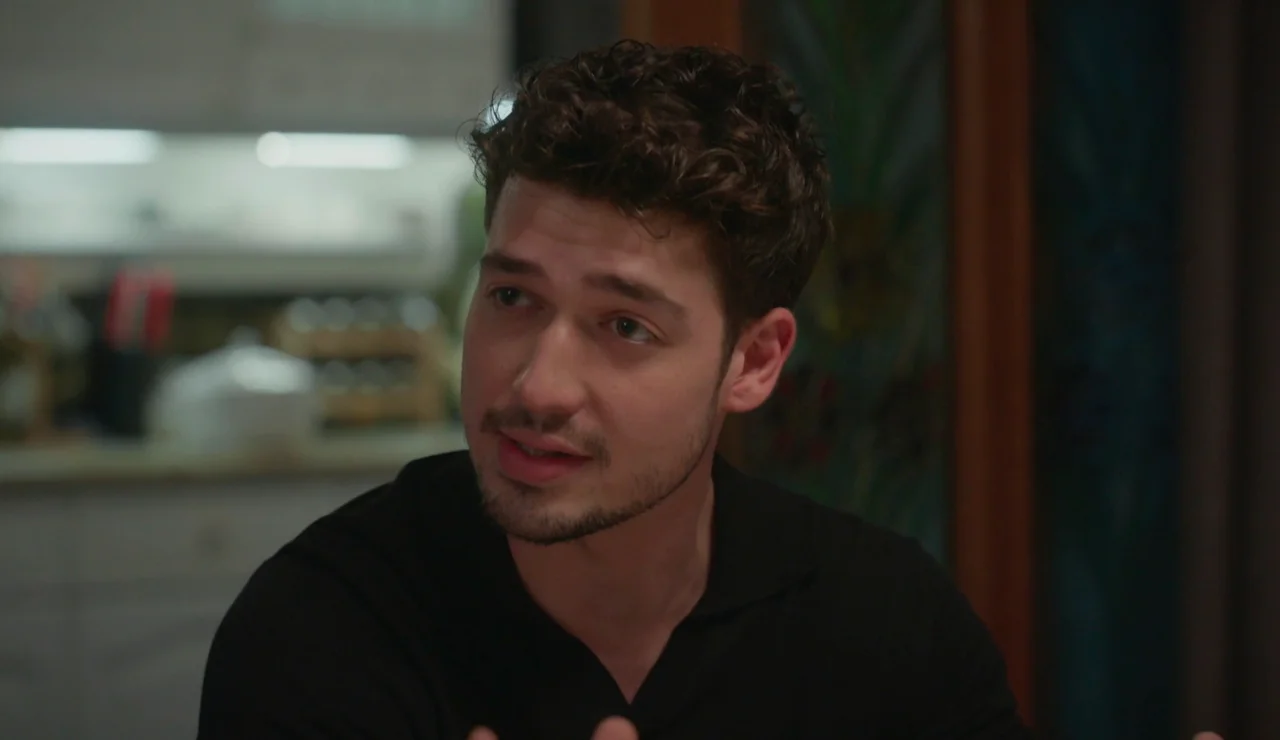 El dolor por la pérdida de Timur explota en una cena entre los tres hermanos