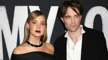 Jennifer Lawrence con Robert Pattinson Jennifer Lawrence con Robert Pattinson