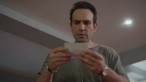 “Voy a tener a ese niño”: Naz da el paso que cambia para siempre la vida de Evren “Voy a tener a ese niño”: Naz da el paso que cambia para siempre la vida de Evren