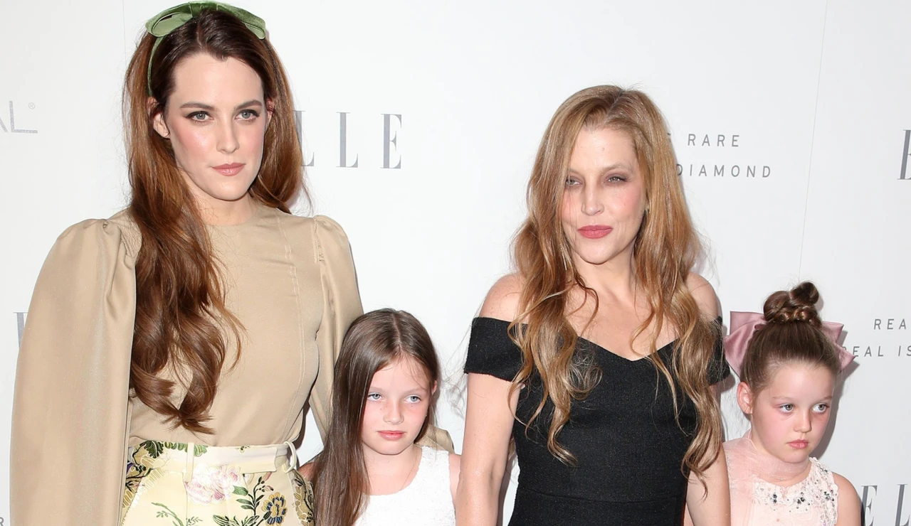 Lisa Marie Presley con sus hijas: Riley, Harper y Finley Lockwood