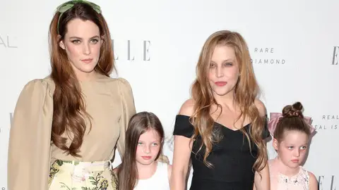 Lisa Marie Presley con sus hijas: Riley, Harper y Finley Lockwood Lisa Marie Presley con sus hijas: Riley, Harper y Finley Lockwood