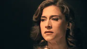 Marta visita a Eladio en prisión y él la chantajea: “Quiero que su marido me saque de aquí o contaré que su matrimonio es una farsa” Marta visita a Eladio en prisión y él la chantajea: “Quiero que su marido me saque de aquí o contaré que su matrimonio es una farsa”