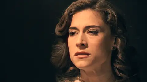 Marta visita a Eladio en prisión y él la chantajea: “Quiero que su marido me saque de aquí o contaré que su matrimonio es una farsa” Marta visita a Eladio en prisión y él la chantajea: “Quiero que su marido me saque de aquí o contaré que su matrimonio es una farsa”