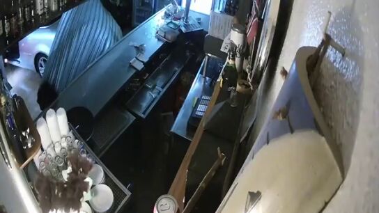 Robo de pel&iacute;cula con alunizaje en un bar de Maspalomas
