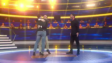 ¡Increíble! Ángel celebra la victoria antes de conocer la respuesta y consigue 95.000 euros ¡Increíble! Ángel celebra la victoria antes de conocer la respuesta y consigue 95.000 euros