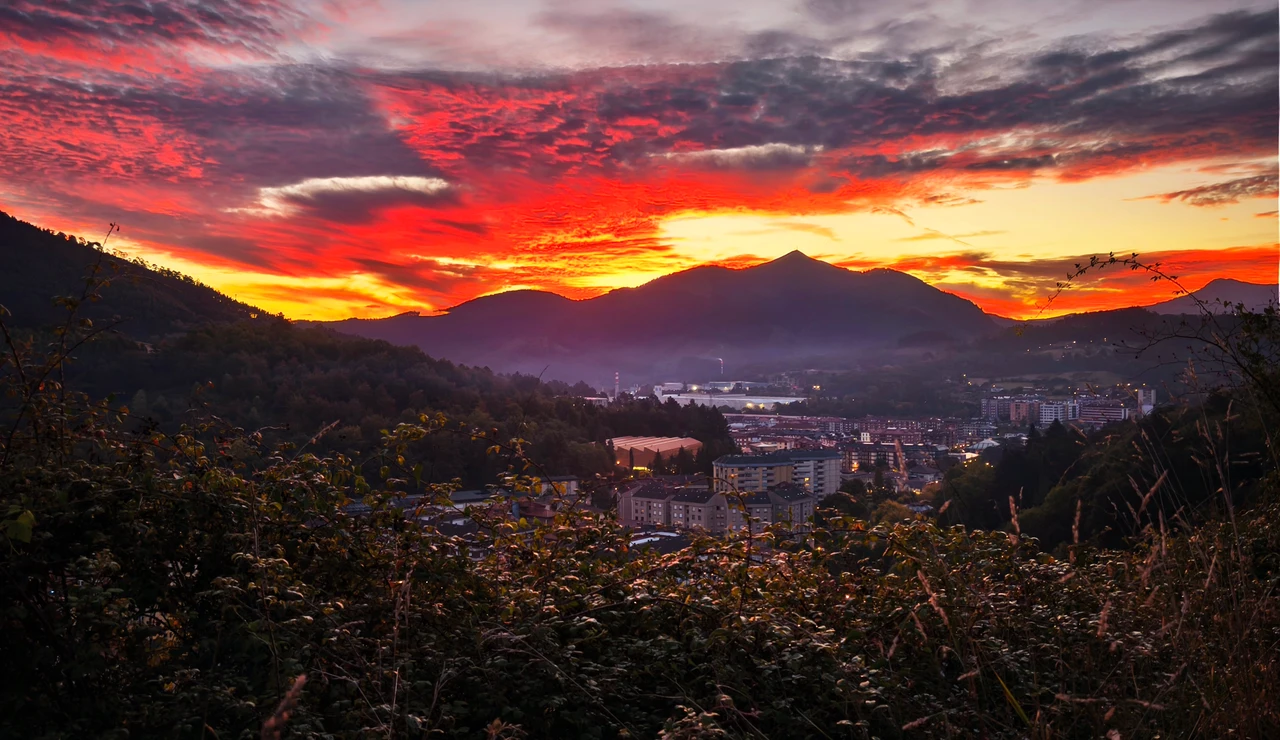 Puesta de sol en Llodio (Álava)
