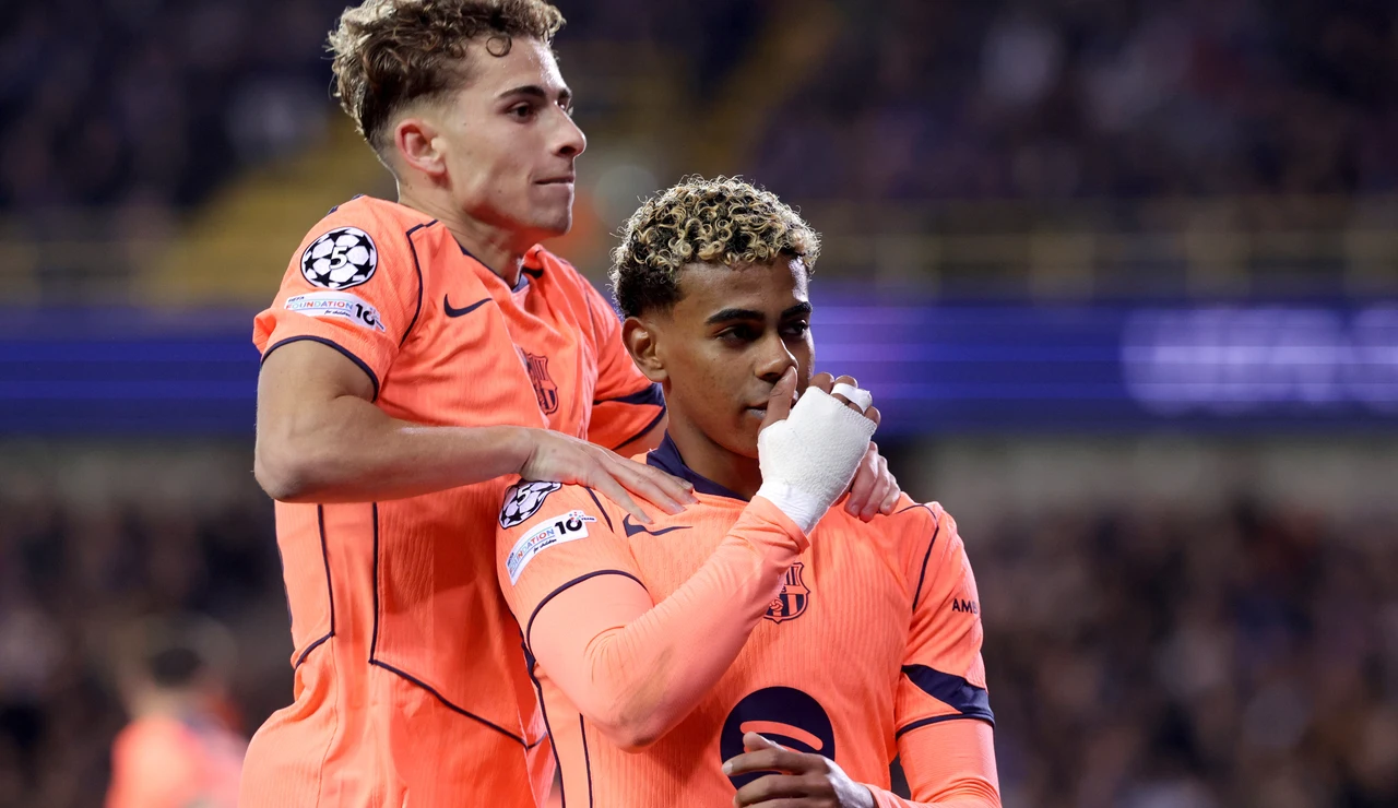 Lamine Yamal celebra un gol ante el Brujas