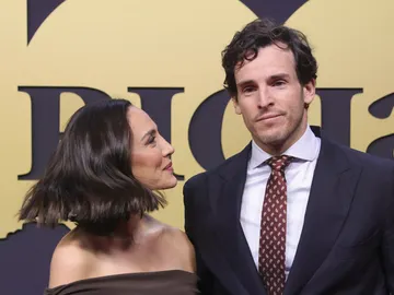 Tamara Falcó e Íñigo Onieva posando para la prensa Tamara Falcó e Íñigo Onieva posando para la prensa