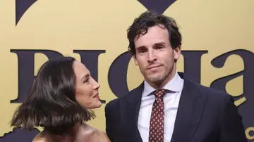 Tamara Falcó e Íñigo Onieva posando para la prensa Tamara Falcó e Íñigo Onieva posando para la prensa