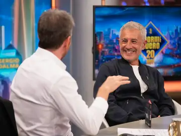 El motivo detrás del pendiente de Sergio Dalma: "Fue un descalabro en mi casa" El motivo detrás del pendiente de Sergio Dalma: "Fue un descalabro en mi casa"