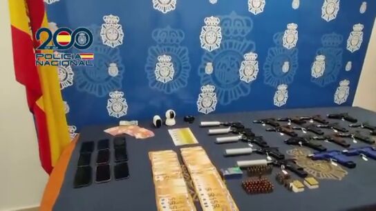Los agentes incautan casi nueve toneladas de droga y 37 armas de fuego