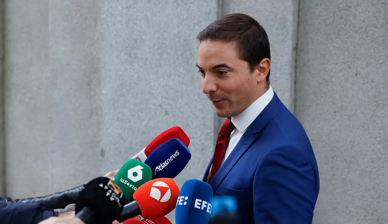 Juan Lobato a su llegada al Supremo