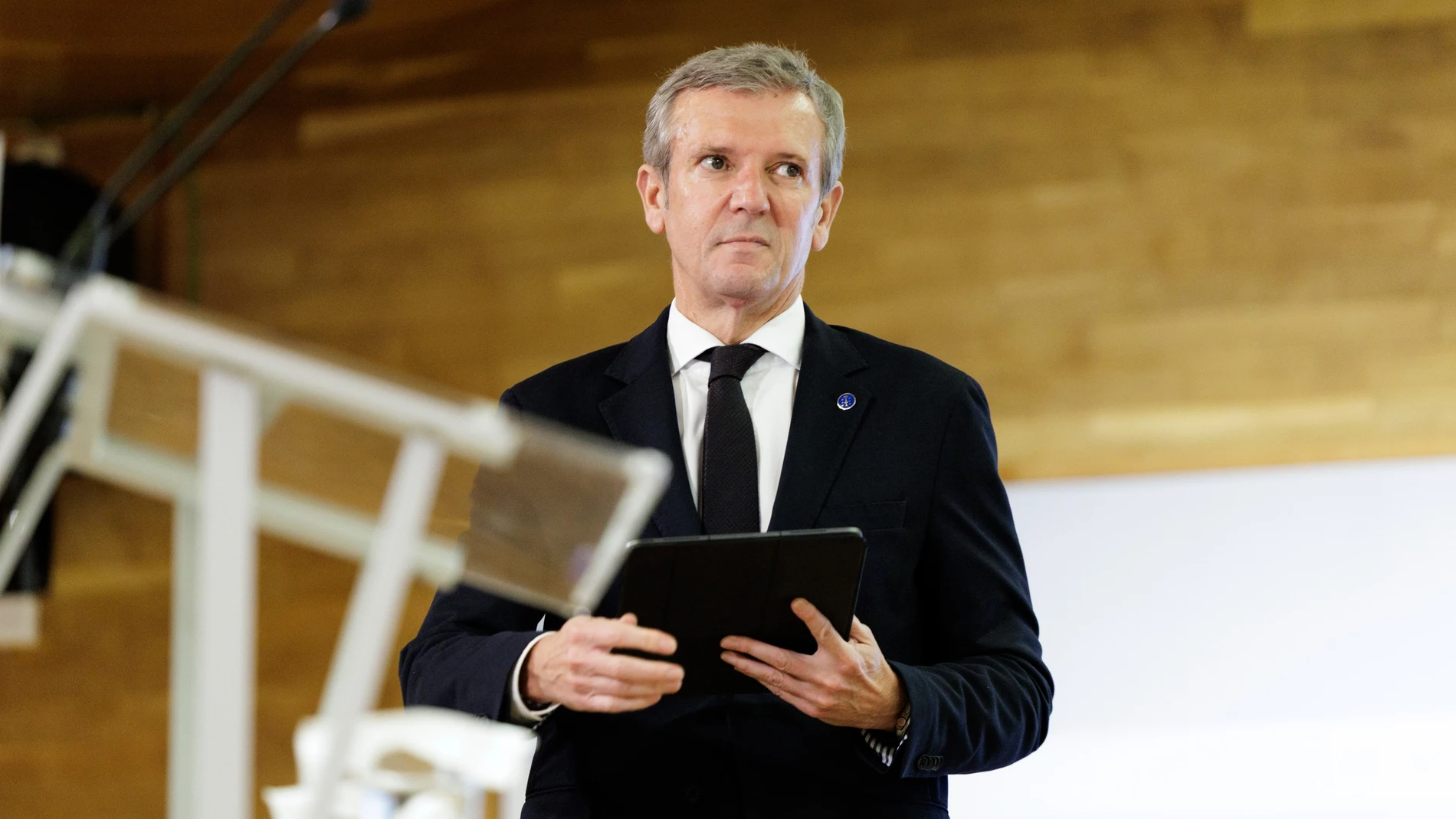 El presidente de la Xunta, Alfonso Rueda, atiende a los medios tras la reunión semanal del Consello de la Xunta. El presidente de la Xunta, Alfonso Rueda, atiende a los medios tras la reunión semanal del Consello de la Xunta.