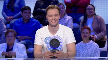 Manu confiesa qué cantante le gusta: ¡casi logra el pleno en La Pista! Manu confiesa qué cantante le gusta: ¡casi logra el pleno en La Pista!