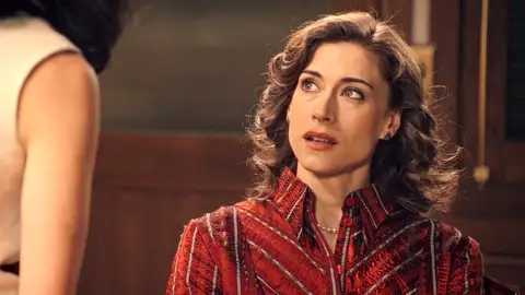 Cloe le pide a Marta que se reincorpore cuanto antes al trabajo: “Creo que tú y yo nos vamos a entender muy bien” Cloe le pide a Marta que se reincorpore cuanto antes al trabajo: “Creo que tú y yo nos vamos a entender muy bien”