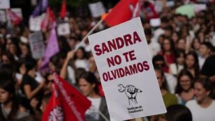 Manifestaci&oacute;n contra el acoso escolar en memoria de Sandra Pe&ntilde;a