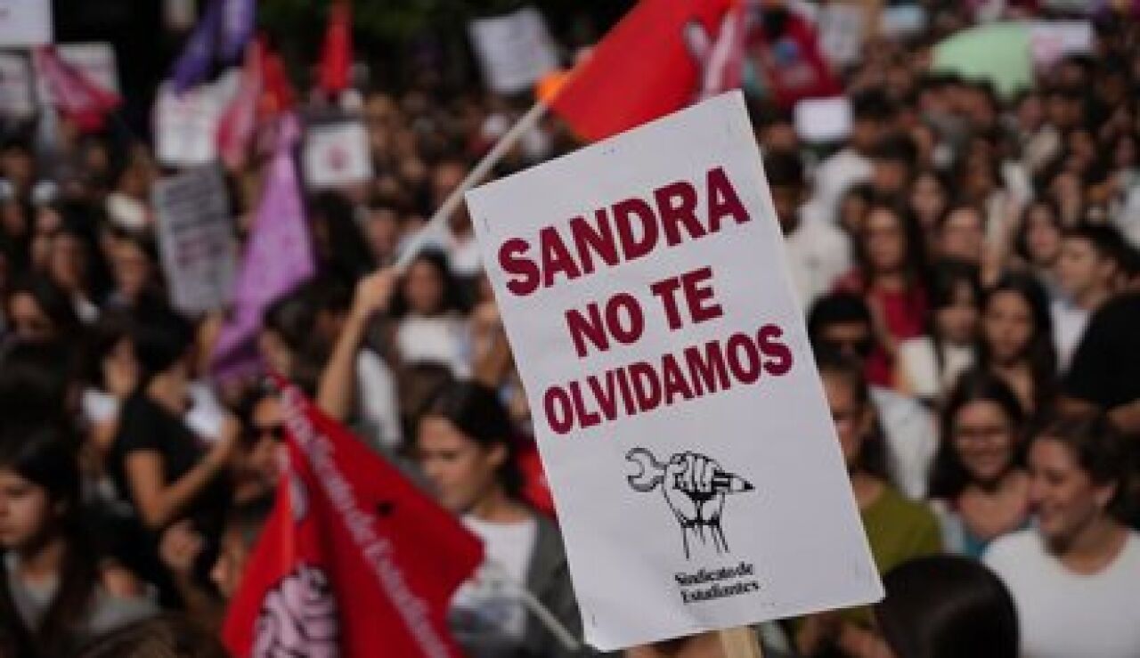 Manifestaci&oacute;n contra el acoso escolar en memoria de Sandra Pe&ntilde;a