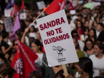 Manifestación contra el acoso escolar en memoria de Sandra Peña