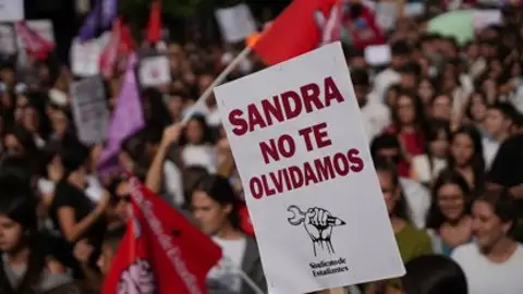 Manifestación contra el acoso escolar en memoria de Sandra Peña Manifestación contra el acoso escolar en memoria de Sandra Peña