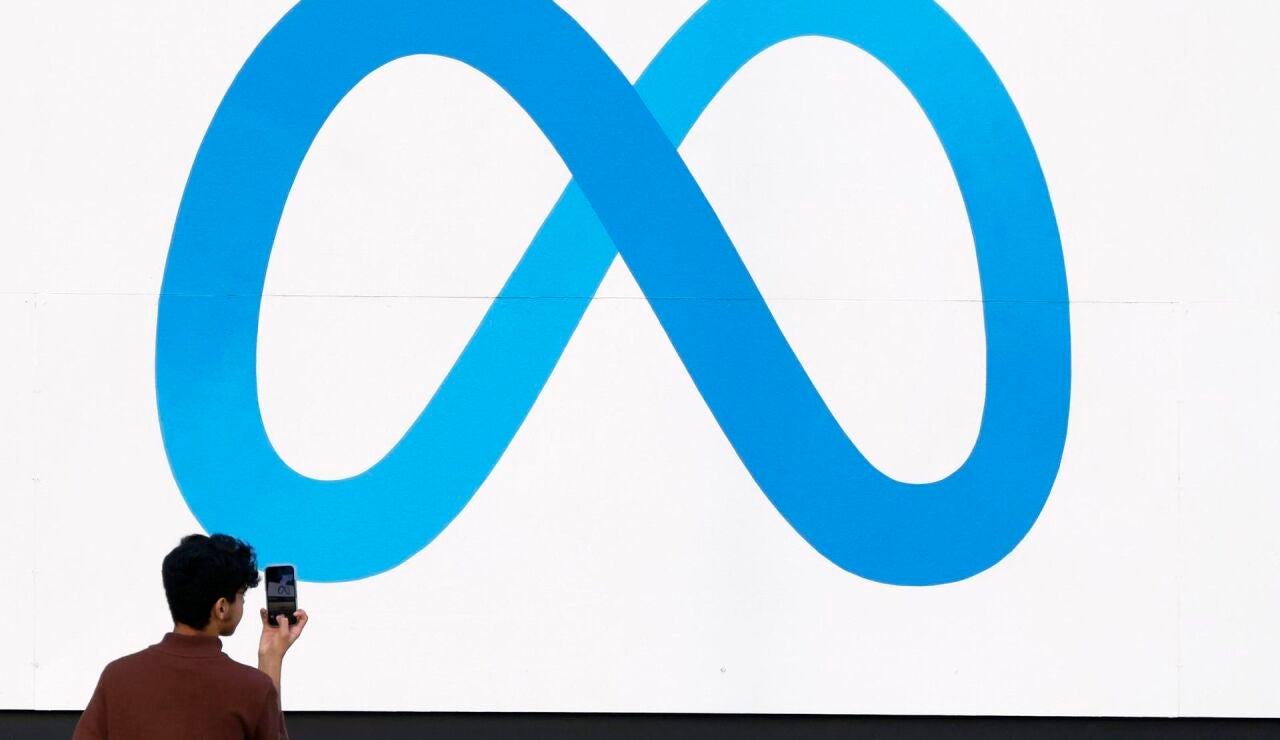 Logotipo de Meta, la compa&ntilde;&iacute;a de Mark Zuckerberg