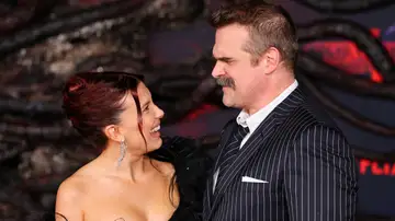 Millie Bobby Brown y David Harbour Millie Bobby Brown y David Harbour