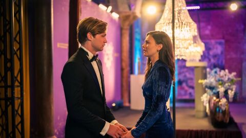 Harriet Herbing-Matten y Damian Hardung en Maxton Hall