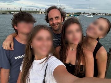 Muere un ciclista sevillano atropellado por un conductor ebrio en Atlanta: sus amigos recaudan fondos para ayudar a sus cuatro hijos Muere un ciclista sevillano atropellado por un conductor ebrio en Atlanta: sus amigos recaudan fondos para ayudar a sus cuatro hijos