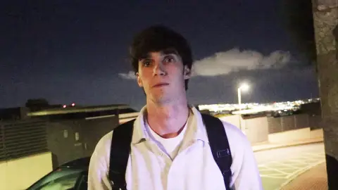 Pablo Urdangarin atendiendo a los medios Pablo Urdangarin atendiendo a los medios