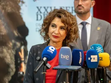 Montero insiste en "tender la mano" a Junts y demanda elecciones anticipadas en Valencia Montero insiste en "tender la mano" a Junts y demanda elecciones anticipadas en Valencia