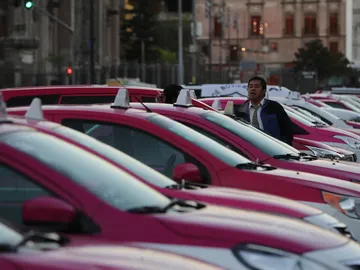 Taxistas protestando en México Taxistas protestando en México