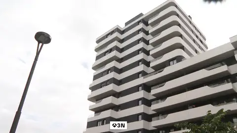 Los bloques cebra invaden las ciudades: "Se están creando barrios clónicos" Los bloques cebra invaden las ciudades: "Se están creando barrios clónicos"