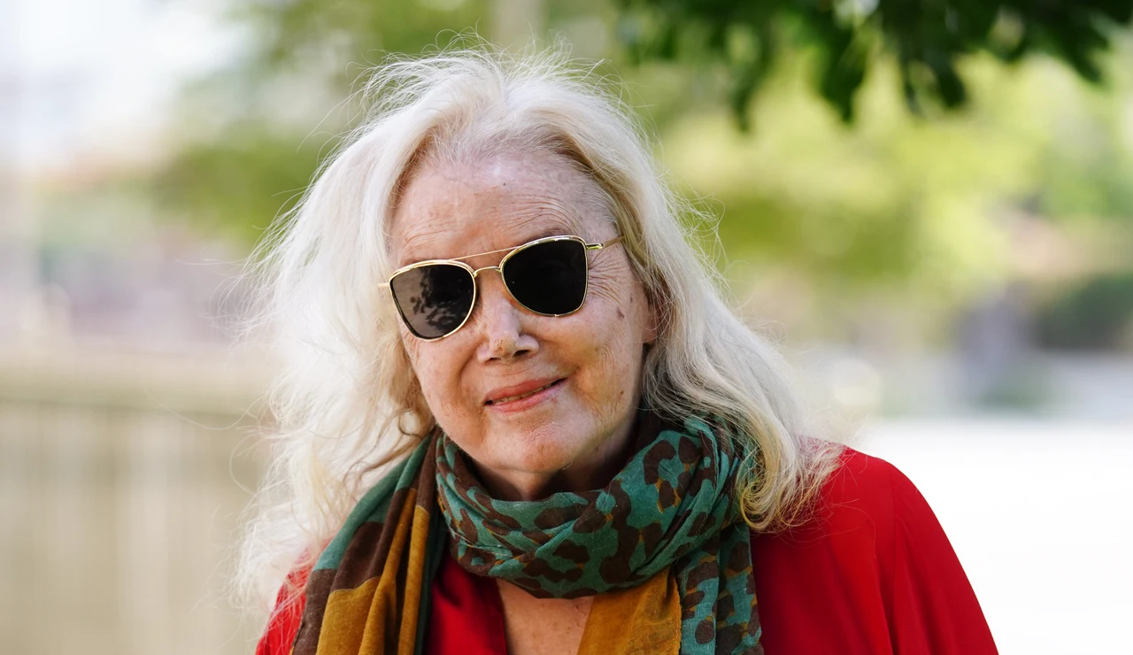 Sally Kirkland